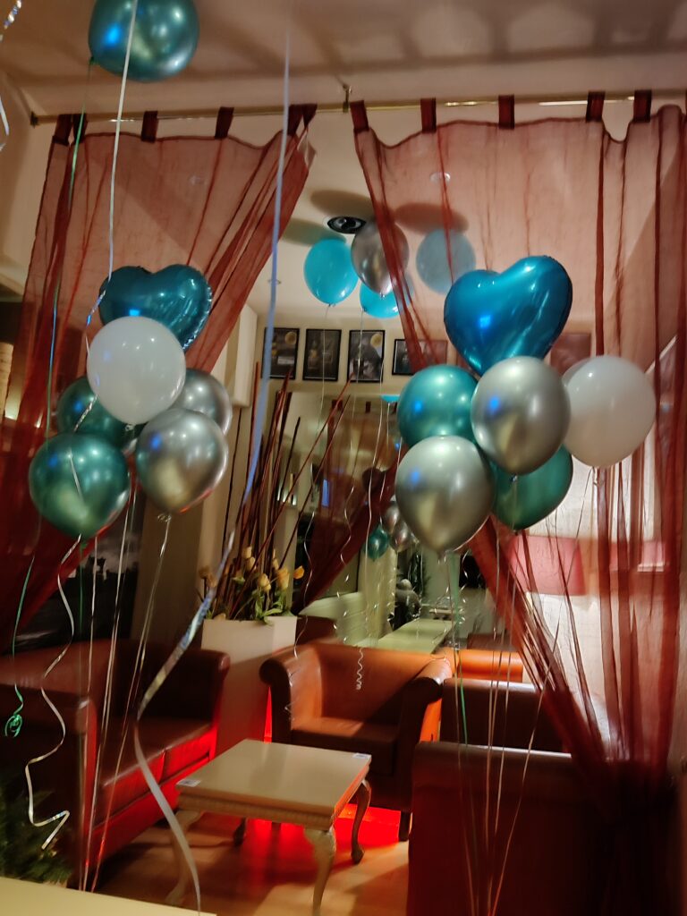 Decorazione con palloncini realizzata da ArteXenia — progetto 53