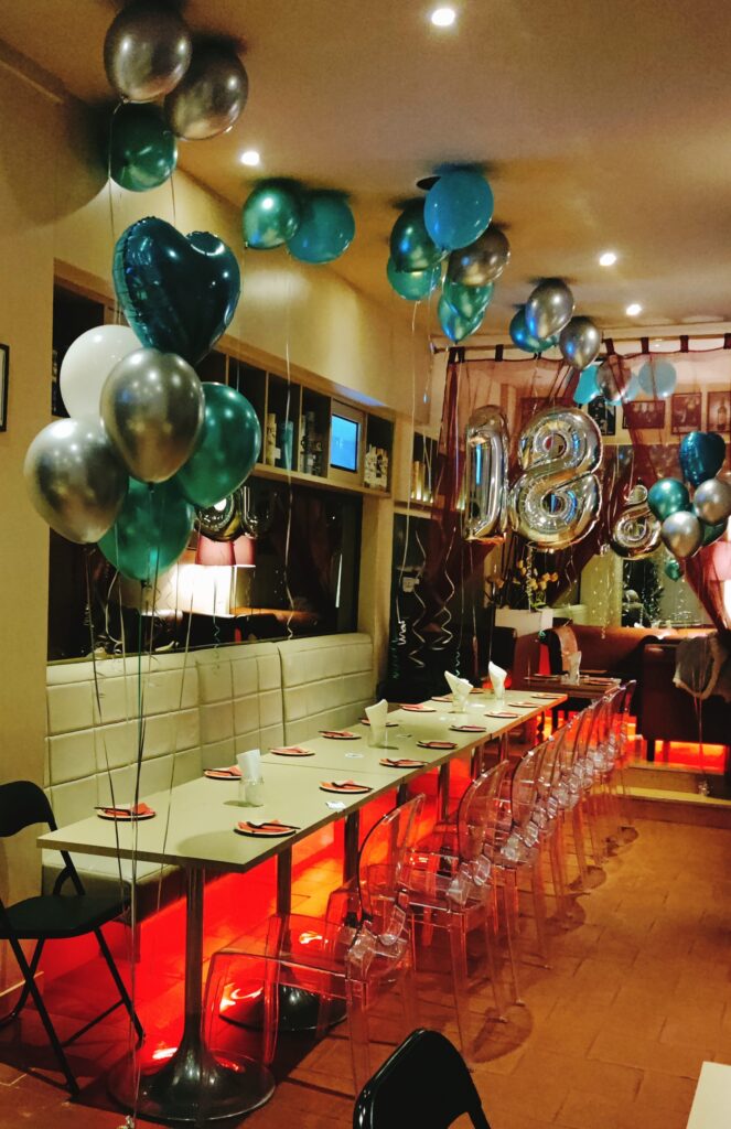 Decorazione con palloncini realizzata da ArteXenia — progetto 50
