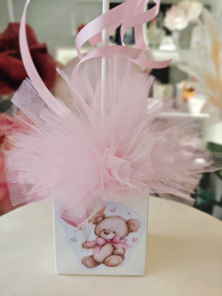 Bomboniera rosa con tulle e illustrazione di orsetto