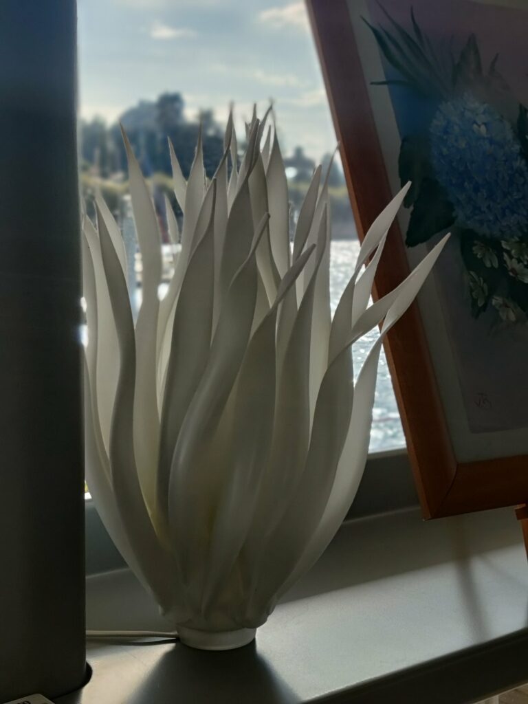 Lampada floreale fatta a mano realizzata da Oxana — opera 62